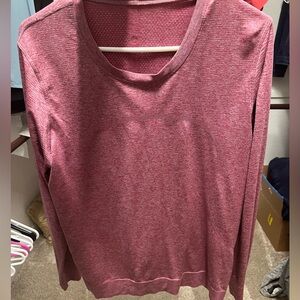 Lululemon swiftly relaxed fit 2.0 pomegranate pop, gently used